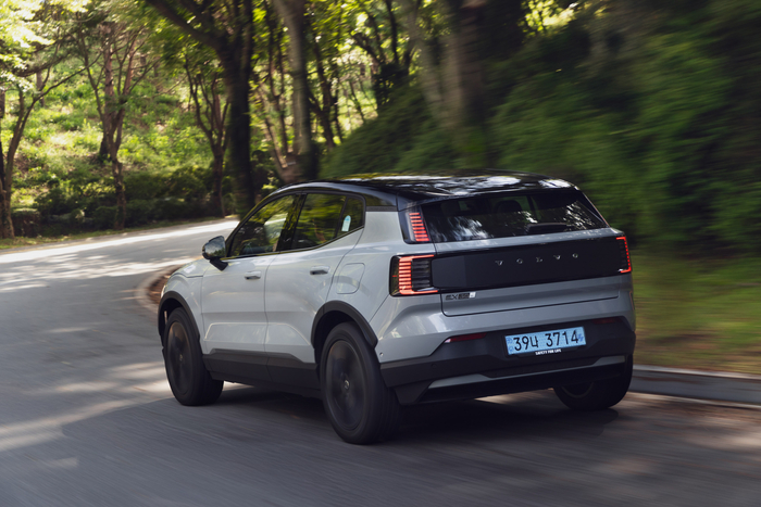 볼보 EX30 크로스컨트리