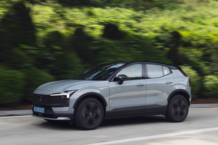 볼보 EX30 크로스컨트리