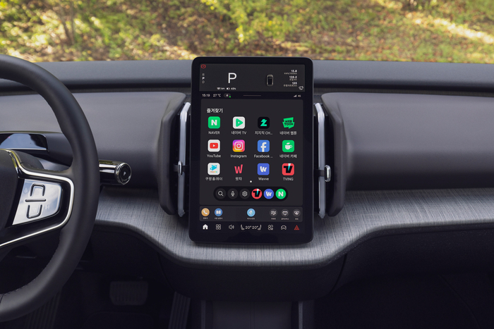 볼보 EX30 크로스컨트리 인포테인먼트 시스템