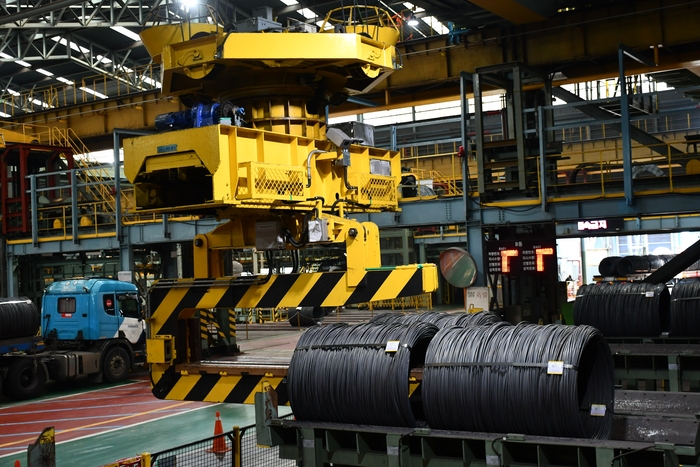 포스코 제철소, AI 적용해 비정형 제품 운송 자동화 구현