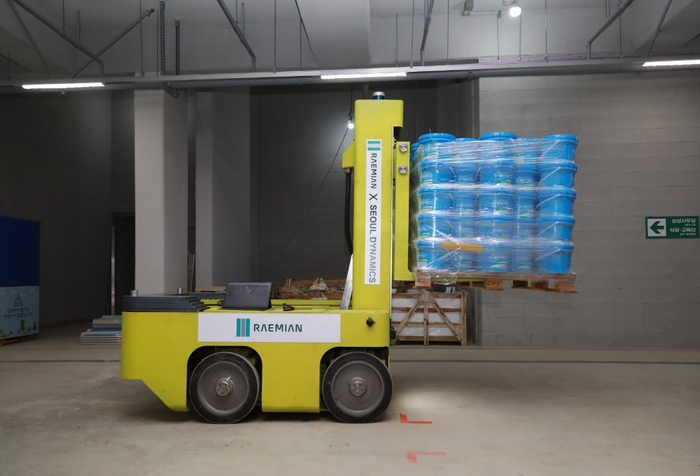 자율주행 지게차 / 삼성물산