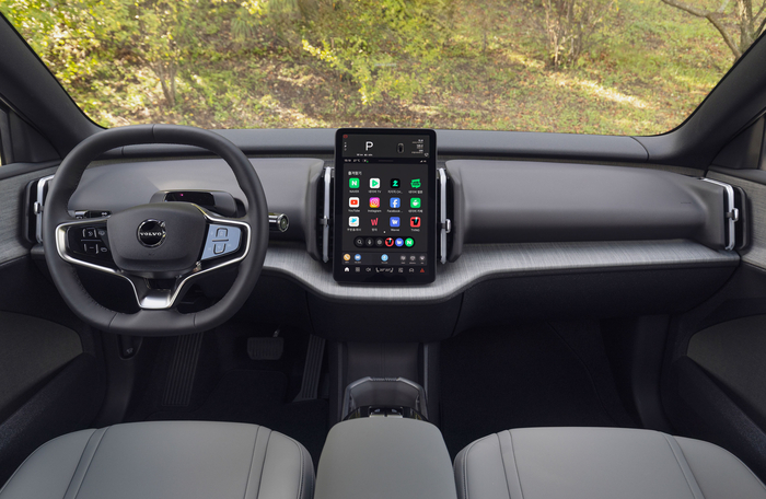 볼보 EX30 크로스컨트리 실내