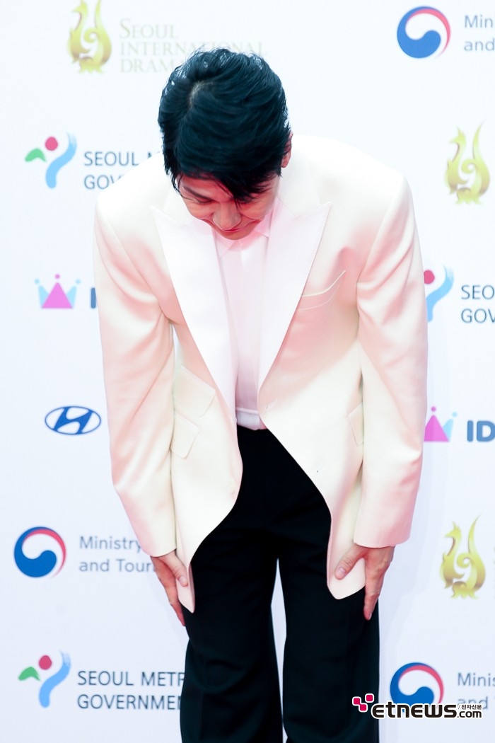 [ET포토] 영탁, '초심 그대로~정중한 인사'