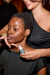 아누아, 2026 런던 패션위크 공식 스폰서 참여