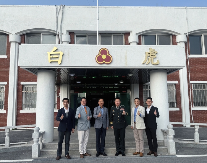 영락회 서울포럼, 육군 백호부대 방문…'AI·인문학 융합 군사혁신' 지원