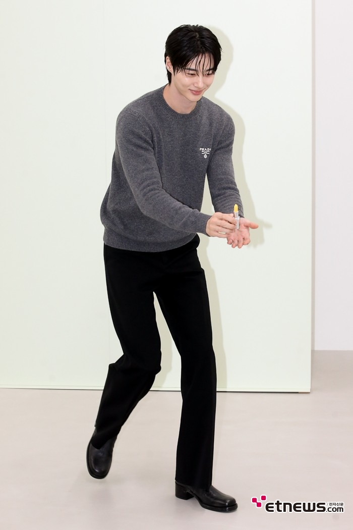 [ET포토] 변우석, '몸에 벤 친절'