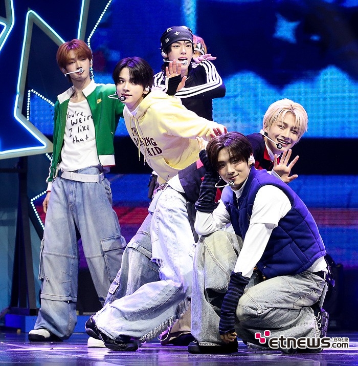 [ET포토] 투어스, 뜨거운 열기'