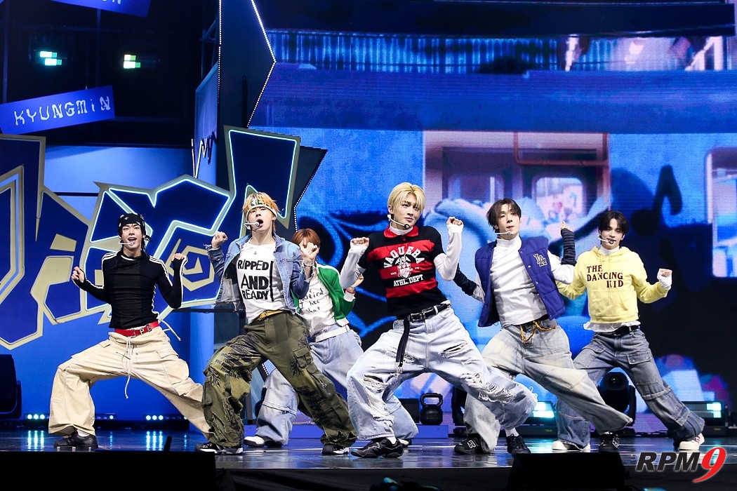 [ET포토] 투어스, '무대에 몰입'