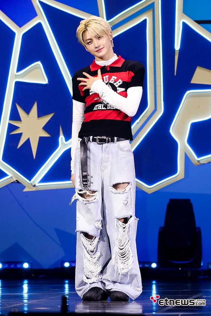 [ET포토] 투어스 지훈, '스타일리시한 찢청 패션'