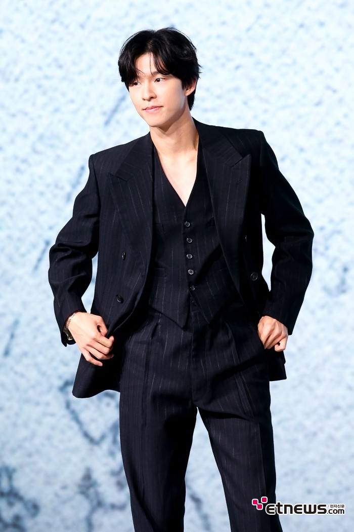 [ET포토] 홍경, '어깨에 힘 많이 주고'