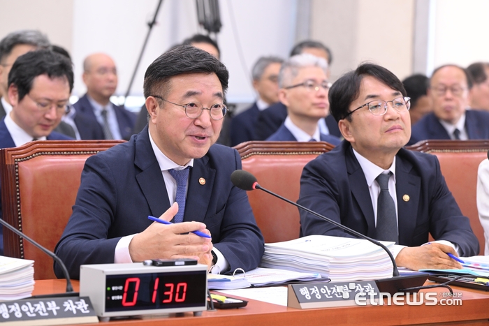 국정자원 화재, 배터리 이설 非전문업체 선정부터 문제