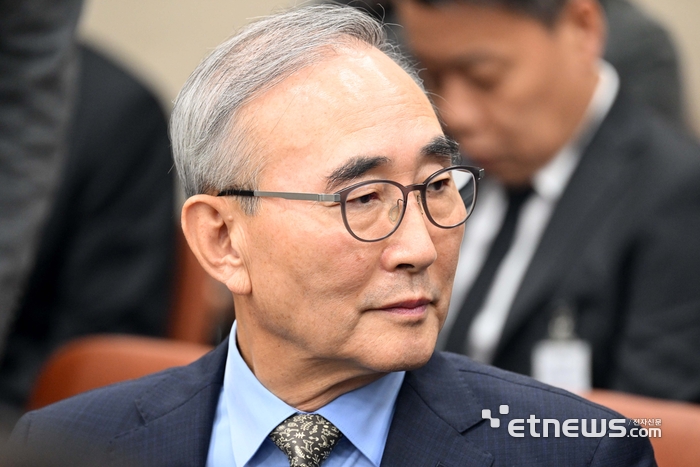 국회 정무위원회 국정감사에 증인으로 출석한 김영섭 KT 대표