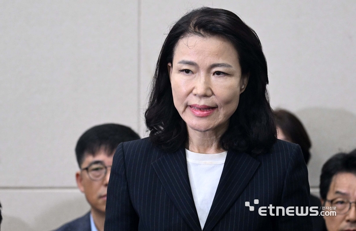 [포토] 증인으로 출석한 이진숙 전 방송통신위원장