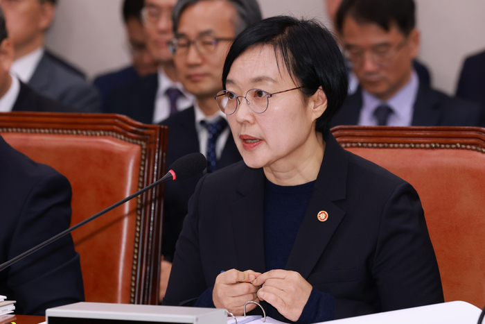 [2025 국정감사]中企 수출 급감·플랫폼 수수료 지적···'벤처대책'엔 한목소리