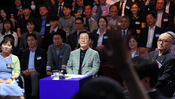 李 대통령 “국민 용인하면 자영업자 부채 탕감 적극 추진”