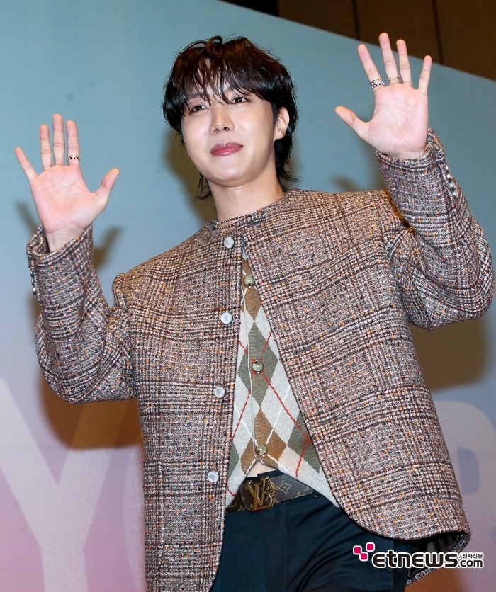 [ET포토] BTS 제이홉, '분위기를 즐기며'