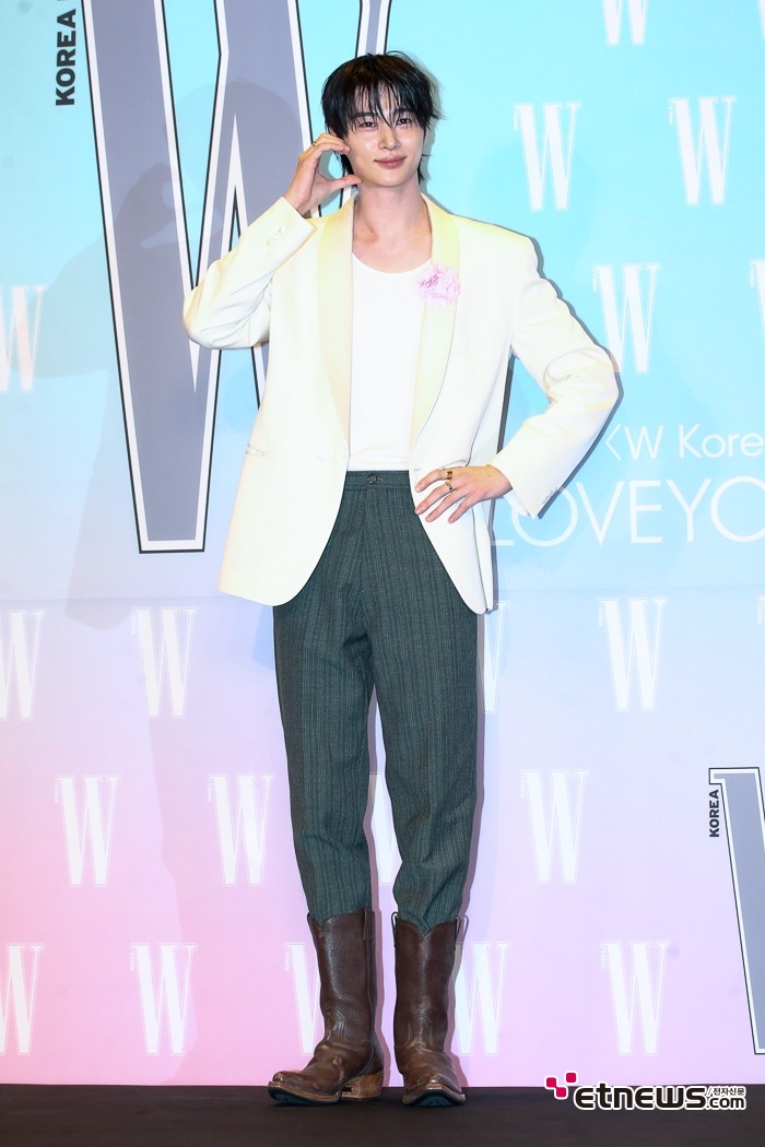 [ET포토] 변우석, '롱다리로 이질감없는 롱부츠'