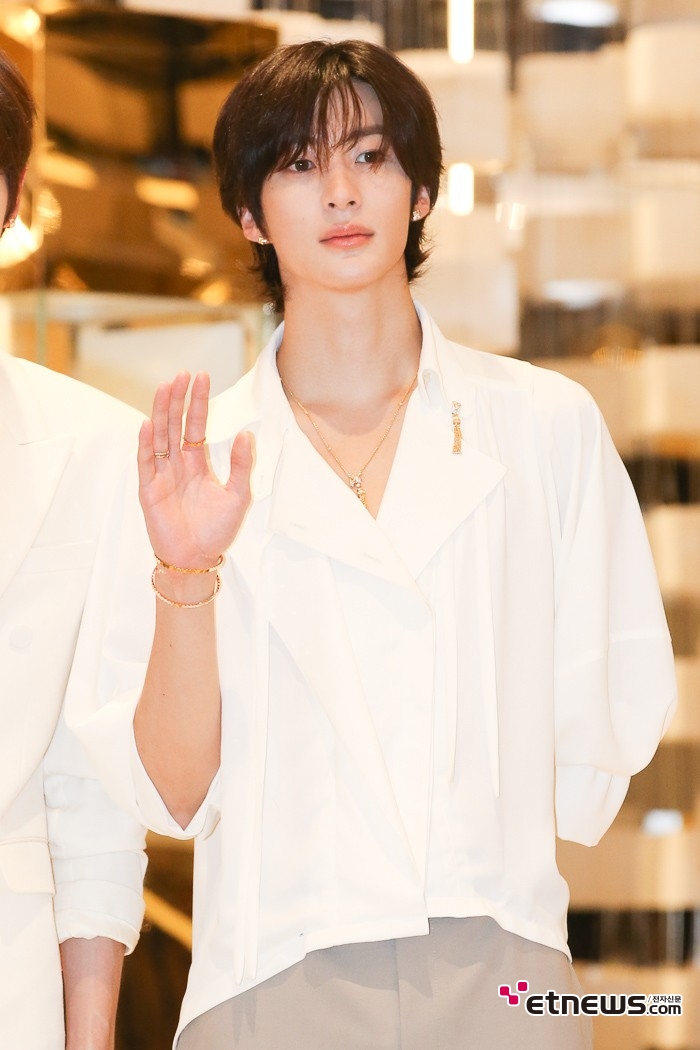 [ET포토] 라이즈 앤톤, '주얼리는 거들뿐~빛나는 얼굴'