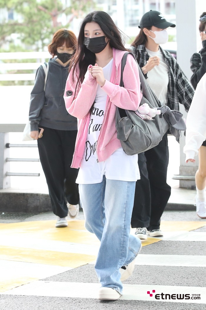 [ET포토] 아일릿 원희, '자카르타로 떠나요'