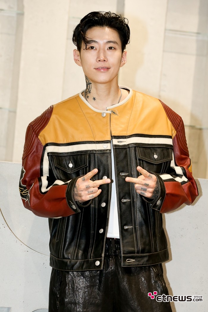 [ET포토] 박재범, '해맑게 웃으며 포즈'