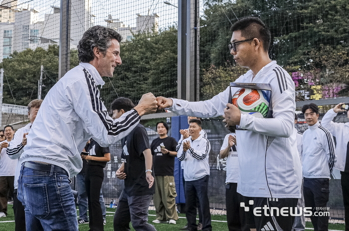 [포토] 어린이·장애인 함께한 풋살 클리닉…아디다스, 서울시와 함께 '서울아 운동하자'