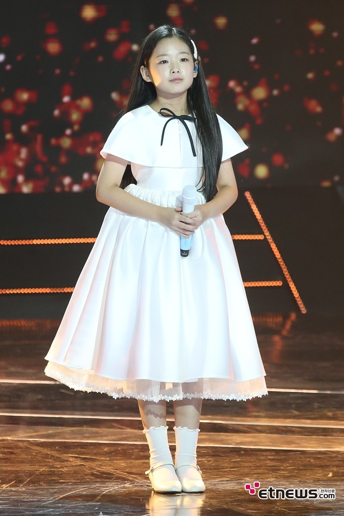 [ET포토] 이수연, '차분한 노래 신동'