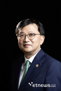 [ET시론]AI 대가의 정당한 인정이 'AI 3대 강국'의 출발점이다