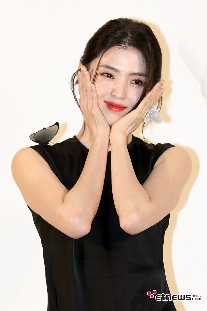 [ET포토] 한소희, '입술이 빨개요'