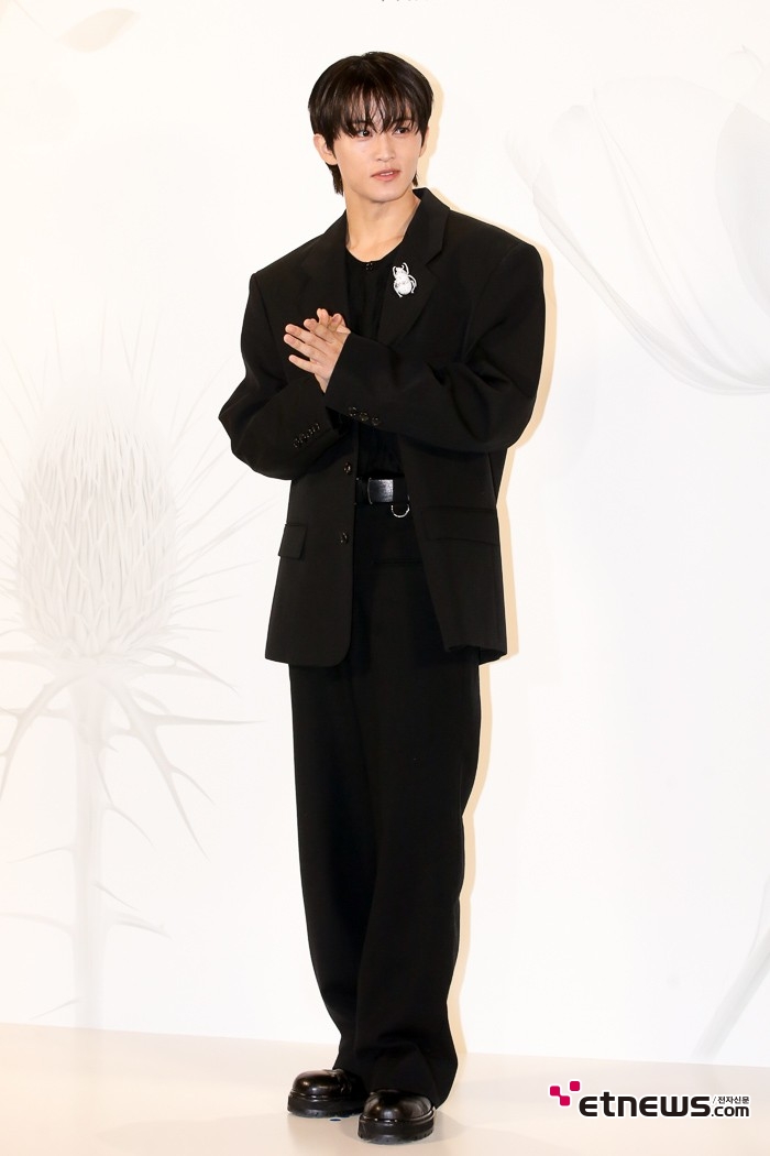 [ET포토] NCT 마크, '가을은 올블랙'