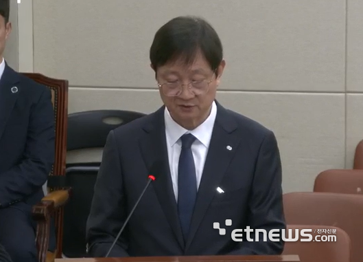 이찬진 금융감독원장이 21일 열린 국회 정무위원회 국정감사에서 업무 현황을 보고하고 있다.