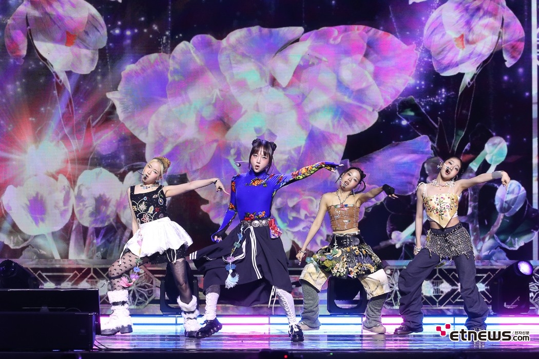 [ET포토] 비비업, '클럽에서 듣기 좋은 신곡'