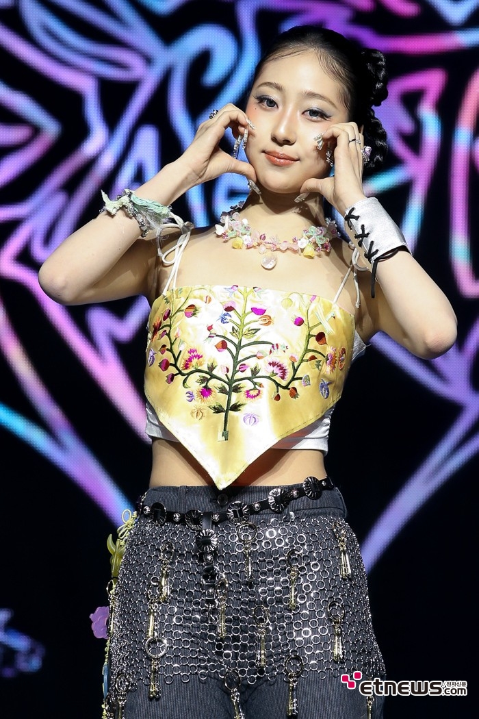 [ET포토] 비비업 지윤, '요정이 따로없네'