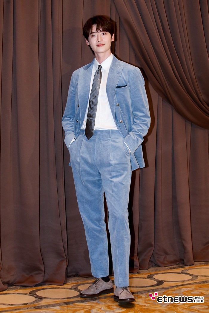 [ET포토] 이종석, '청청 셋업으로 멋내고'