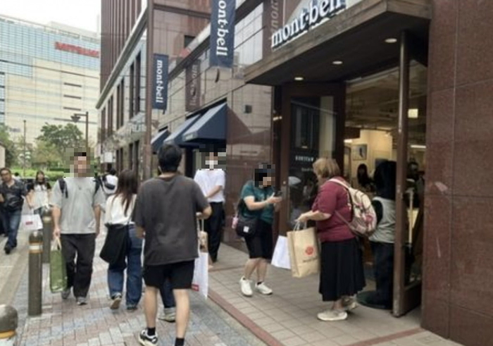 일본 후쿠오카 텐진 몽벨 매장 입구. 사진: 니시니혼신문 홈페이지 캡처