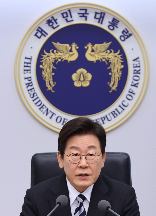 李 대통령 "3500억달러 대미투자 쟁점 교착"…"타결 근접" 트럼프와 온도차