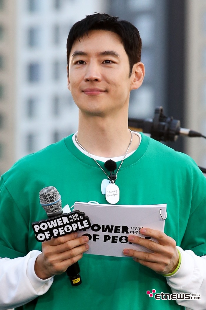 [ET포토] 이제훈, '선한 인상~선한 마움'