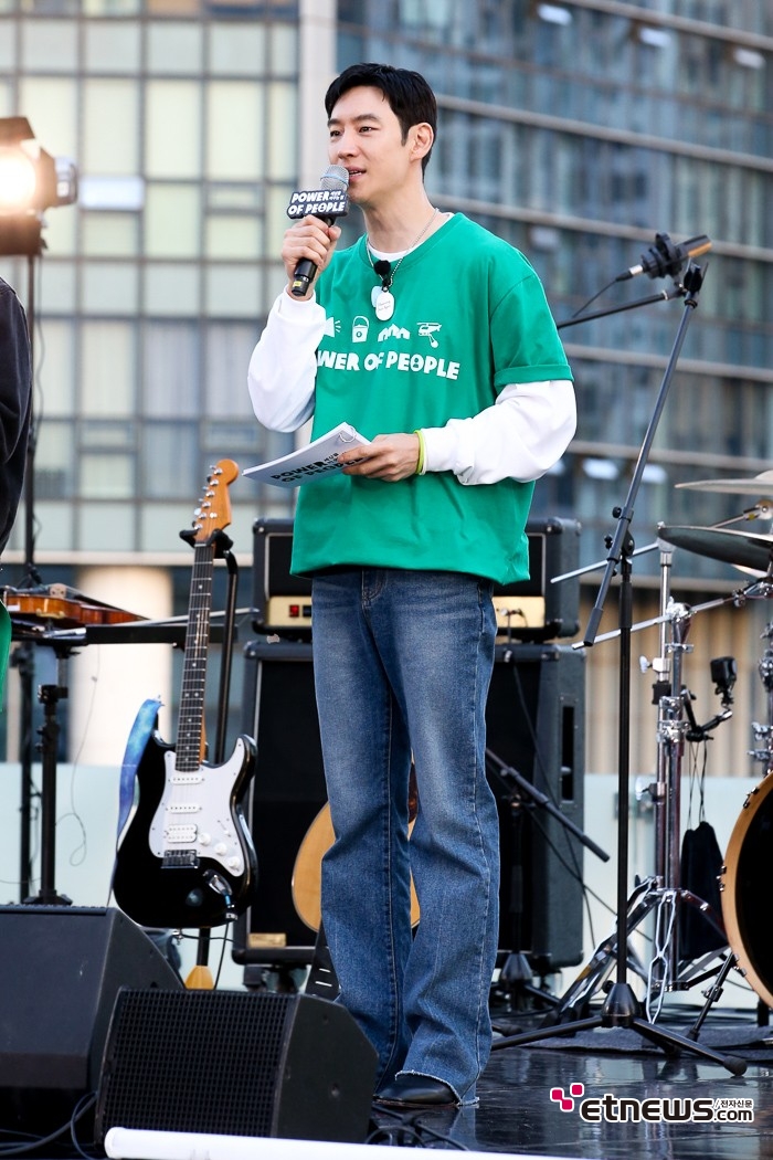 [ET포토] 이제훈, '기부 토크 콘서트에 참석'