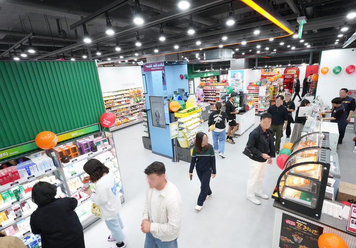 세븐일레븐 뉴웨이브명동점 내부 전경