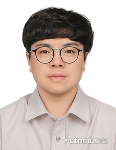 양윤호 신탄진중 교사