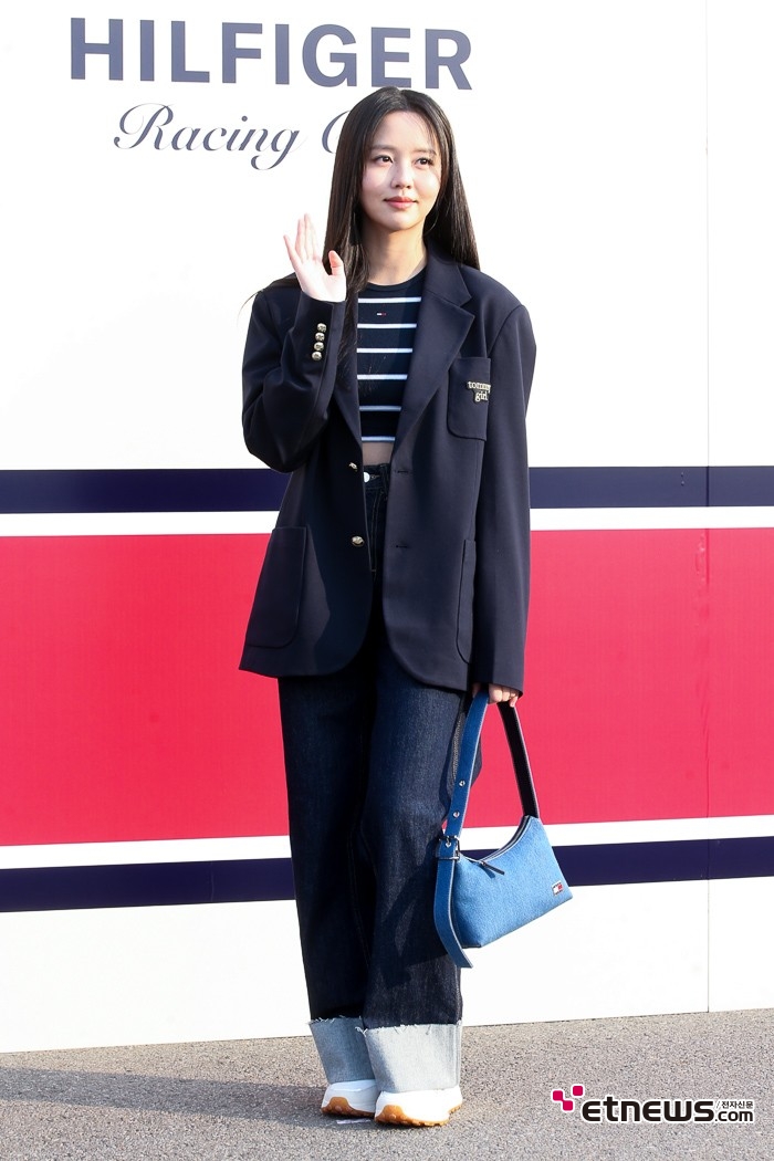 [ET포토] 김소현, '엣지있는 청청 패션'