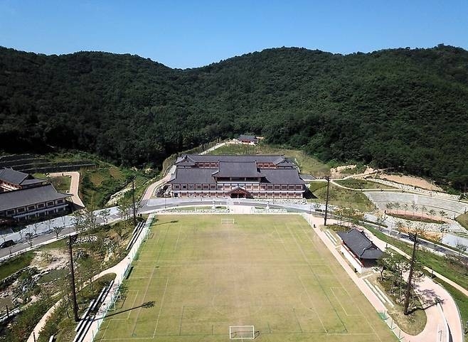 2025 APEC CEO 서밋 환영만찬이 열린 경주 화랑마을 어울마당 전경 (사진=경주시)