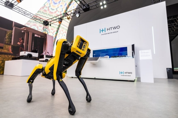 보스턴다이나믹스 4족보행 로봇 스팟(SPOT)