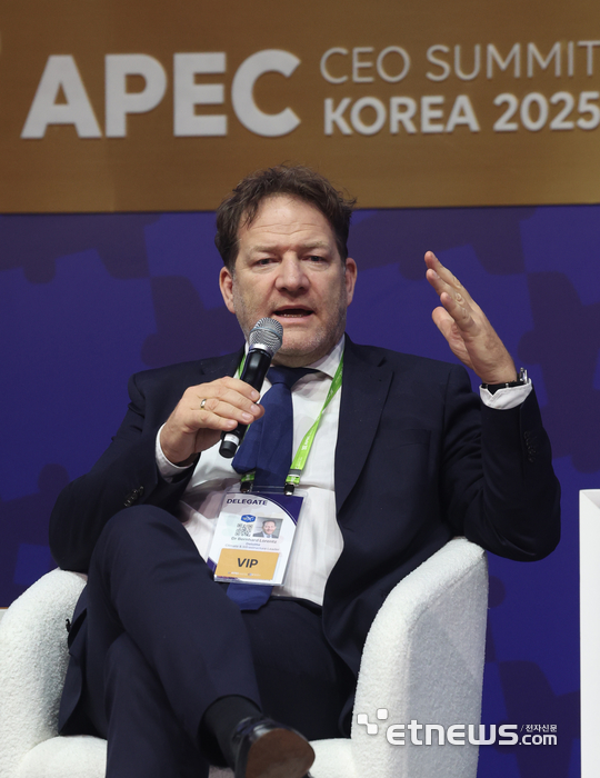 [포토] 대담 나누는 베른하르트 로런츠 딜로이트 글로벌 기후 인프라 리더