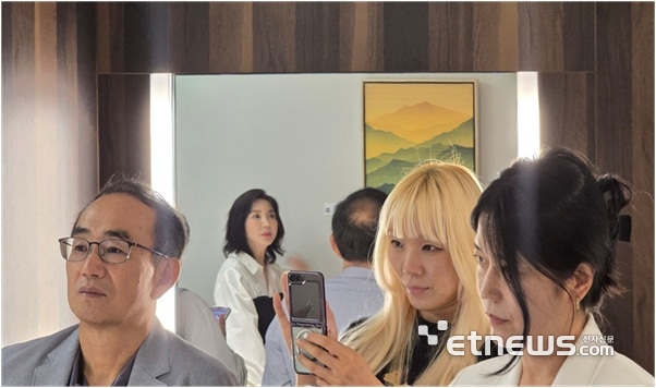 “예술과 혁신의 진동으로 강남을 깨우다”...'언노운바이브-더갈라' 아트페어 성료