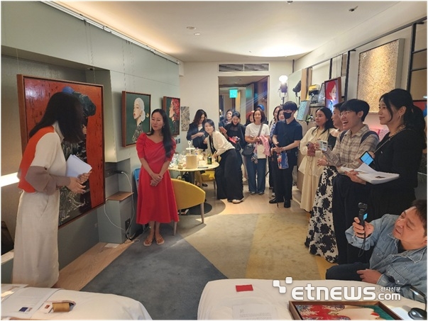 시즈포가 지난 9월 19일부터 21일까지 사흘간 '안다즈 서울 강남' 호텔에서 '언노운바이브-더갈라(UNKNOWN VIBES - The GALA)' 아트페어를 개최했다.