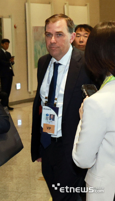 [포토] 한미 비지니스 라운드 테이블 참석하는 맷 가먼