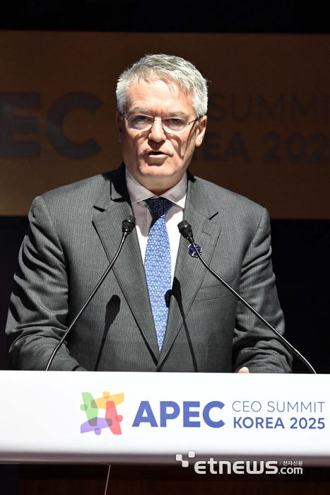 [포토] 세션 참여한 마티아스 코만 OECD 사무총장