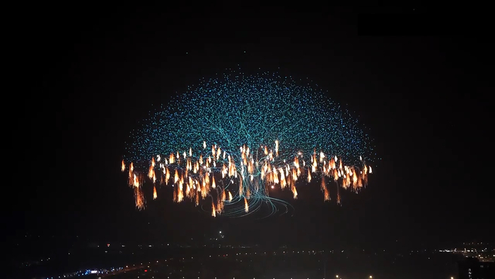 지난 17일 드론 1만5947대 동시 비행으로 세계 신기록을 세운 중국 / 페이스북 @Michaelfireworks 영상 캡처