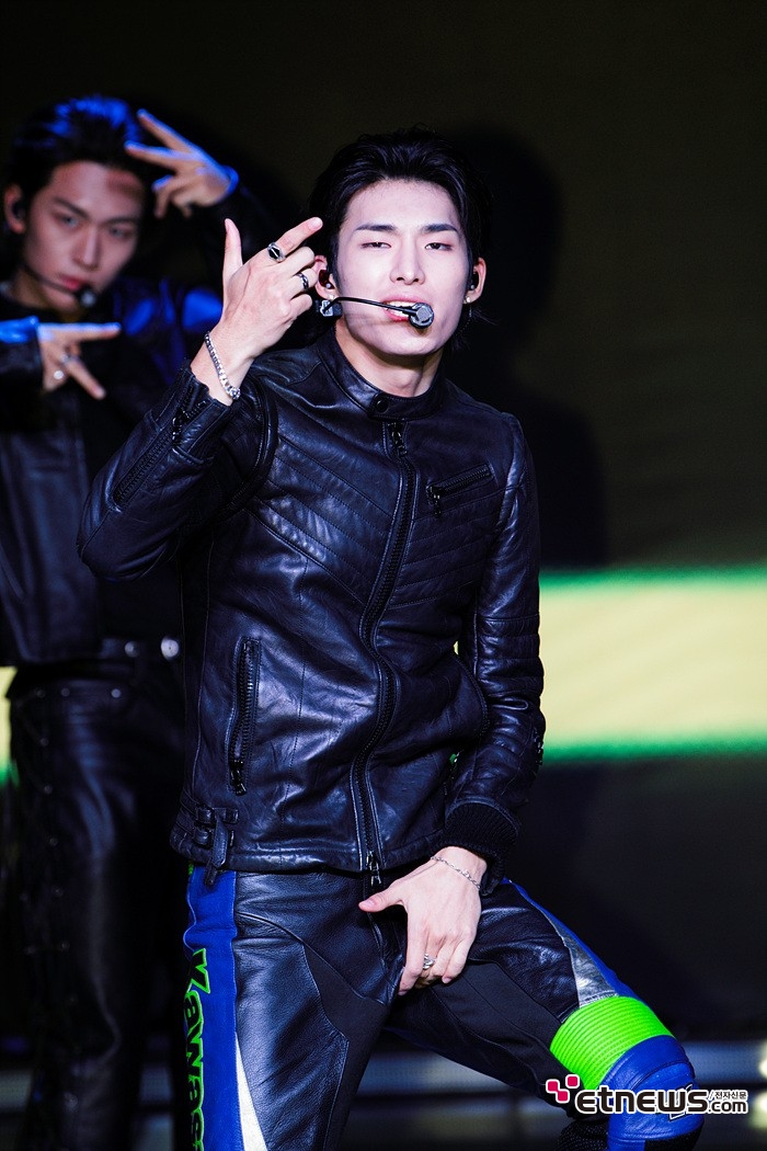 [ET포토] 82메이저 윤예찬, '격한 군무에도 안정적인 무대'