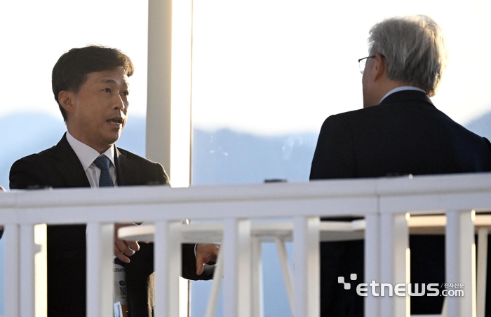 [포토] 대화하는 곽노정 SK하이닉스 대표-젠슨 황 엔비디아 CEO